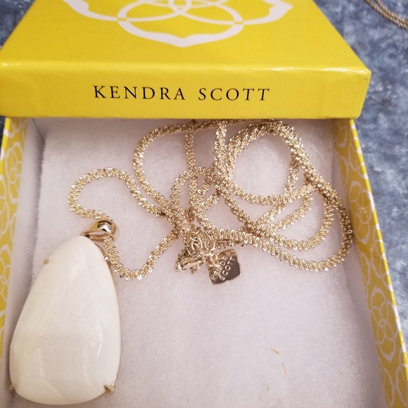 Kendra Scott Jewelry - Kendra scott necklace